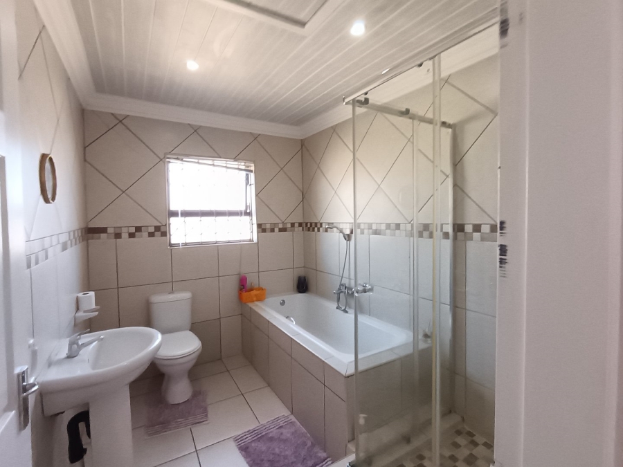 3 Bedroom Property for Sale in Wilgehof Free State